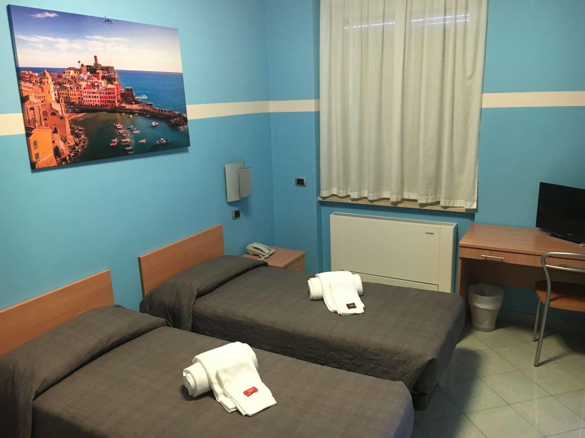 Hotel Hh Il Gabbiano La Spezia Exterior foto