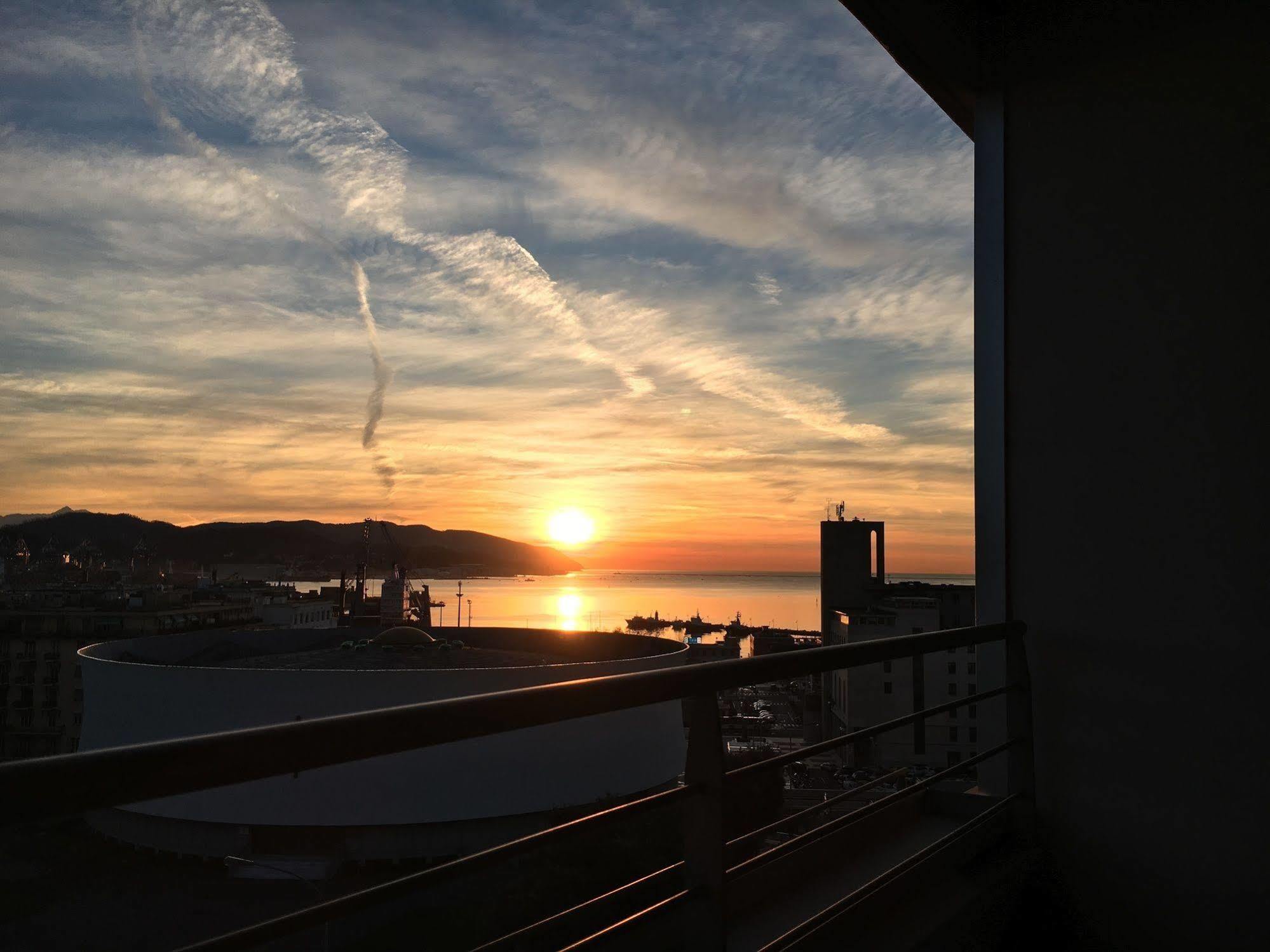 Hotel Hh Il Gabbiano La Spezia Exterior foto